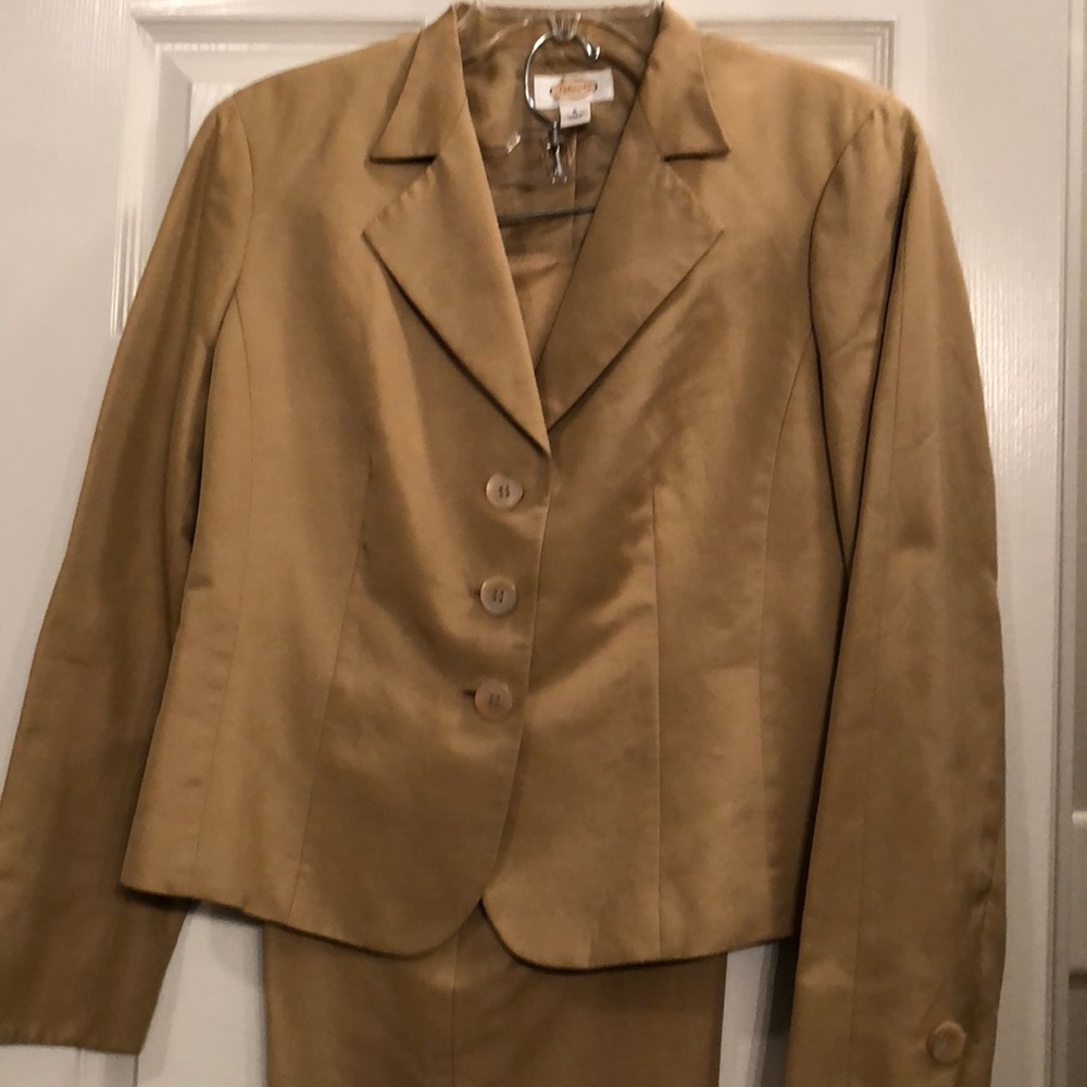 Suit